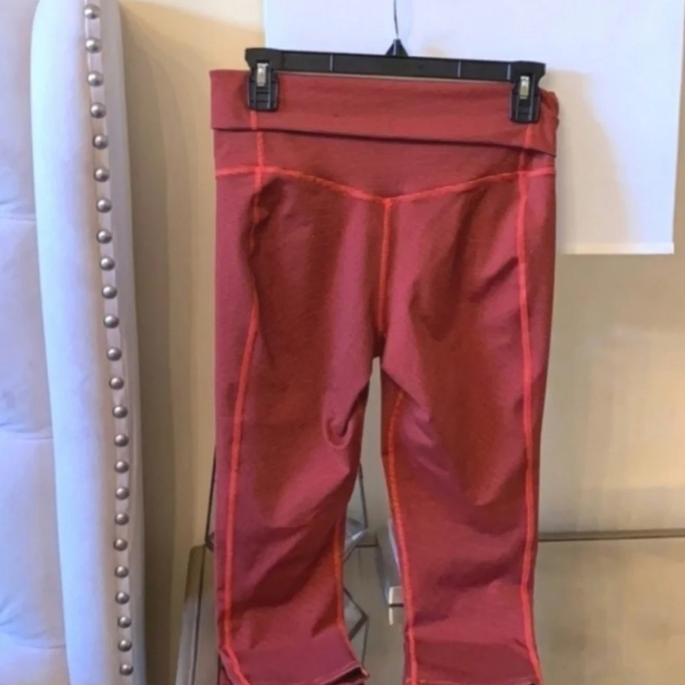 NIKE Legend 2.0 Capri Crop Tight Red Black Strip Leggings XS